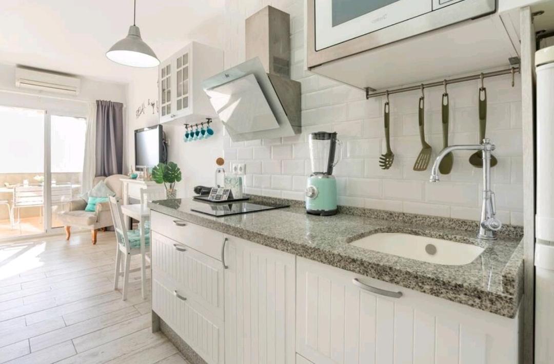 El Estudio De La Playa Benalbeach Holidays Deluxe Benalmadena Ngoại thất bức ảnh